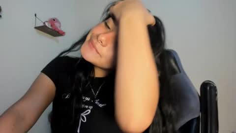 Sara online show from November 2, 2025, 4:37 am