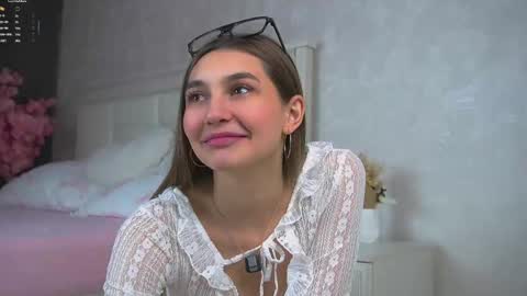 Snapshot of shararubert chatting on February 8, 2026, 11:13 am Ellysa and Mila online show from February 8, 2026, 11:13 am