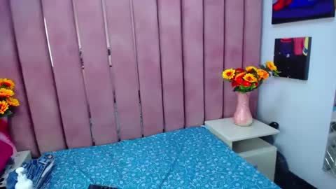 Snapshot of sharim_jaimes chatting on March 7, 2025, 6:54 pm Sharim online show from March 7, 2025, 6:54 pm