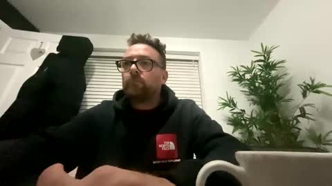 Snapshot of sharksboy16 chatting on January 25, 2025, 6:55 am Sharksboy online show from January 25, 2025, 6:55 am