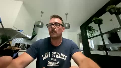 Snapshot of sharksboy16 chatting on October 6, 2025, 6:11 am Sharksboy online show from October 6, 2025, 6:11 am