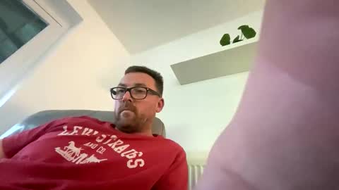 Snapshot of sharksboy16 chatting on October 25, 2025, 4:46 pm Sharksboy online show from October 25, 2025, 4:46 pm