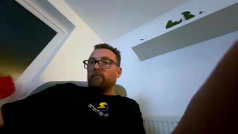 Snapshot of sharksboy16 chatting on February 25, 2026, 8:07 pm Sharksboy online show from February 25, 2026, 8:07 pm