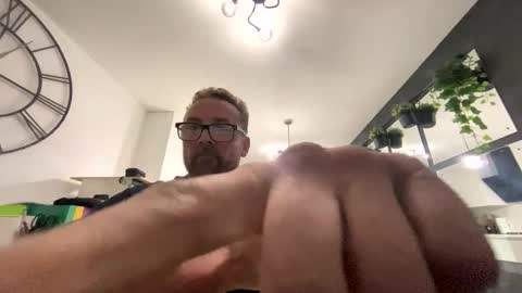 Snapshot of sharksboy16 chatting on February 27, 2026, 6:02 am Sharksboy online show from February 27, 2026, 6:02 am