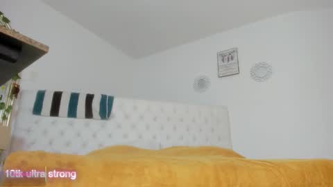 Sharlot online show from December 17, 2025, 12:11 pm