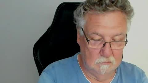 sharlots_pet online show from June 9, 2026, 1:12 pm