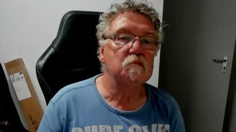 sharlots_pet online show from July 15, 2026, 9:14 am