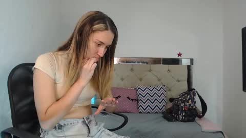 Sara online show from March 6, 2025, 2:18 pm