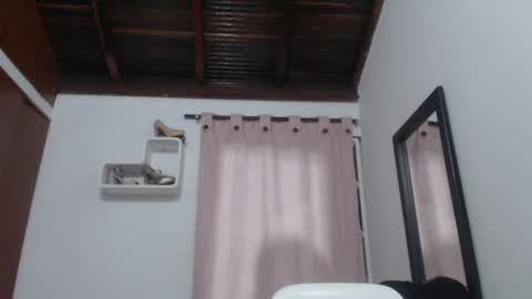 Snapshot of sharlotte_mom chatting on February 18, 2025, 12:37 am sharlotte online show from February 18, 2025, 12:37 am