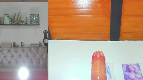 Snapshot of sharlotte_sexx chatting on June 10, 2026, 3:39 am S online show from June 10, 2026, 3:39 am