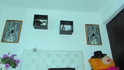 sharon_smiith_ online show from January 24, 2025, 10:41 pm