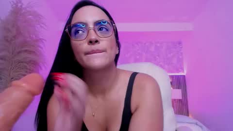 Snapshot of sharon_thompson_ chatting on September 13, 2025, 7:24 pm Sharon online show from September 13, 2025, 7:24 pm