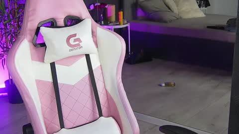 Snapshot of shayblonde chatting on December 8, 2024, 10:25 pm shayblonde online show from December 8, 2024, 10:25 pm