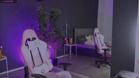 Snapshot of shayblonde chatting on December 26, 2024, 12:03 am shayblonde online show from December 26, 2024, 12:03 am