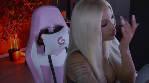 Snapshot of shayblonde chatting on January 8, 2025, 9:55 pm shayblonde online show from January 8, 2025, 9:55 pm