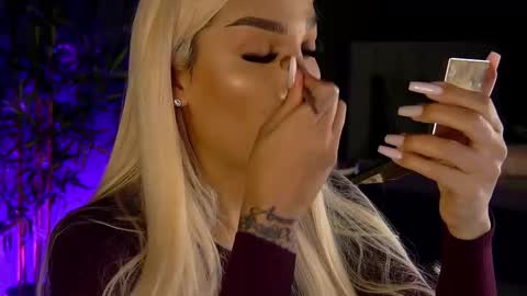 Snapshot of shayblonde chatting on March 2, 2025, 8:07 pm shayblonde online show from March 2, 2025, 8:07 pm