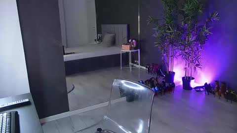 Snapshot of shayblonde chatting on March 12, 2025, 12:15 pm shayblonde online show from March 12, 2025, 12:15 pm