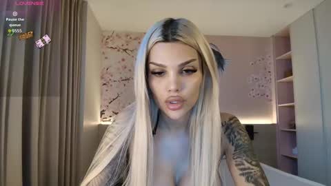 Snapshot of shayblonde chatting on September 23, 2025, 7:06 pm shayblonde online show from September 23, 2025, 7:06 pm