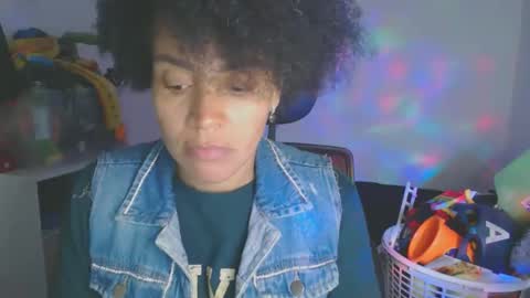 Shayna online show from September 29, 2025, 12:05 am