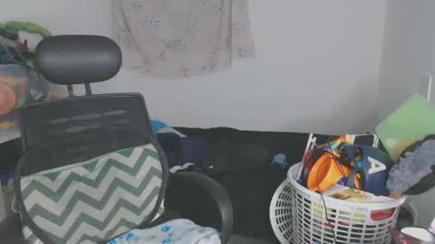 Shayna online show from October 1, 2025, 1:44 am