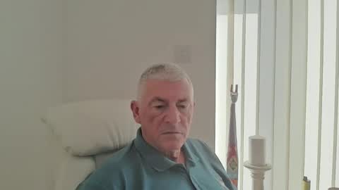 Snapshot of she52 chatting on June 19, 2026, 8:51 am she52 online show from June 19, 2026, 8:51 am