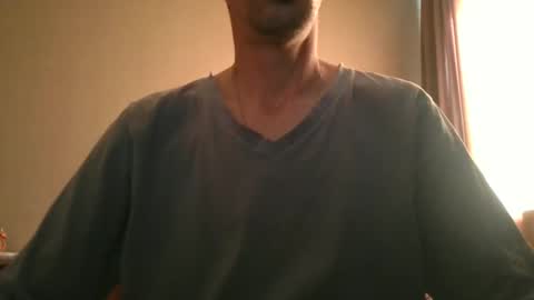 Snapshot of shedevr02 chatting on May 15, 2026, 11:39 am Roger online show from May 15, 2026, 11:39 am