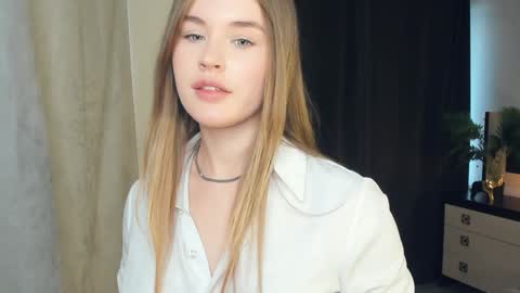 Violet online show from December 23, 2024, 9:59 am