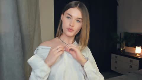 Violet online show from December 23, 2024, 1:03 pm