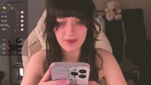 Snapshot of sheeny_shy chatting on March 27, 2026, 1:11 pm Chiara online show from March 27, 2026, 1:11 pm
