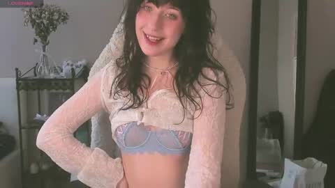 Snapshot of sheeny_shy chatting on April 22, 2026, 11:34 am Chiara online show from April 22, 2026, 11:34 am