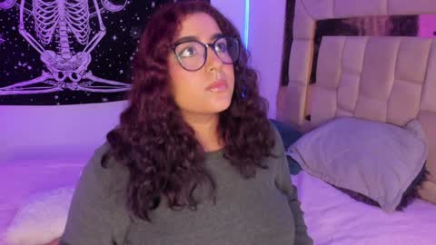 Snapshot of sheeylaroee chatting on December 29, 2024, 8:44 am Heidy online show from December 29, 2024, 8:44 am