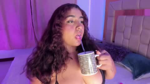 Snapshot of sheeylaroee chatting on February 13, 2025, 12:02 am Heidy online show from February 13, 2025, 12:02 am