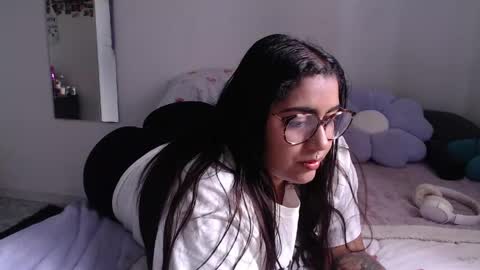 Heidy  online show from May 11, 2026, 12:44 pm