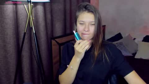 Alexis online show from October 13, 2025, 7:19 am