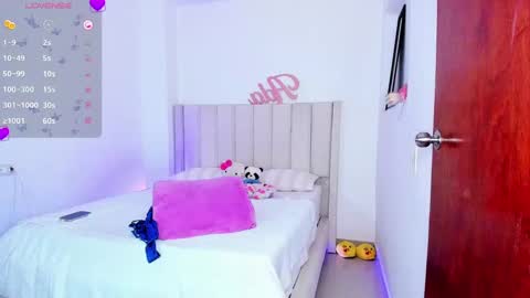 Danna   online show from December 21, 2024, 5:25 am