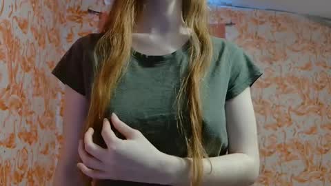 Snapshot of shelikessoymilk chatting on February 10, 2026, 9:19 pm Erika online show from February 10, 2026, 9:19 pm