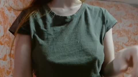 Snapshot of shelikessoymilk chatting on February 12, 2026, 5:57 am Erika online show from February 12, 2026, 5:57 am