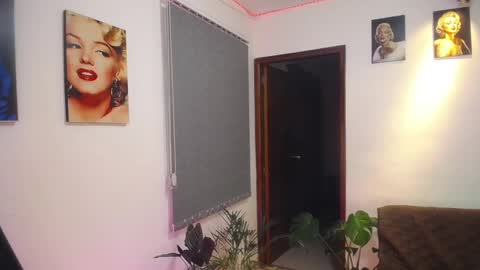 Shellsy H   online show from February 20, 2025, 1:57 am