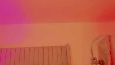 shelynna_azzul online show from February 14, 2026, 8:27 pm