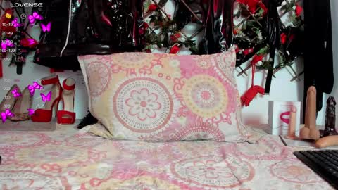  anyela7773 online show from January 14, 2025, 1:17 pm