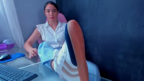 .. Sherilk .. online show from February 9, 2025, 4:07 pm