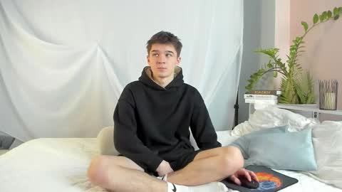 Snapshot of sherlockmax chatting on February 18, 2026, 7:10 pm Max online show from February 18, 2026, 7:10 pm