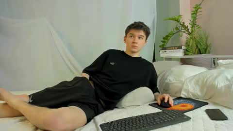 Snapshot of sherlockmax chatting on March 4, 2026, 8:04 pm Max online show from March 4, 2026, 8:04 pm