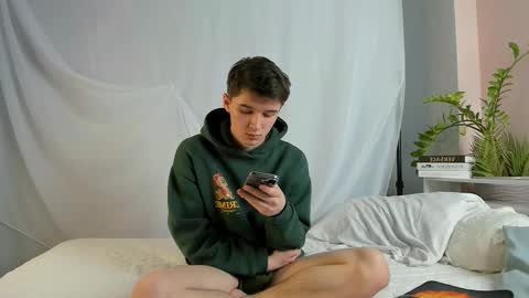 Max online show from March 25, 2026, 6:47 pm