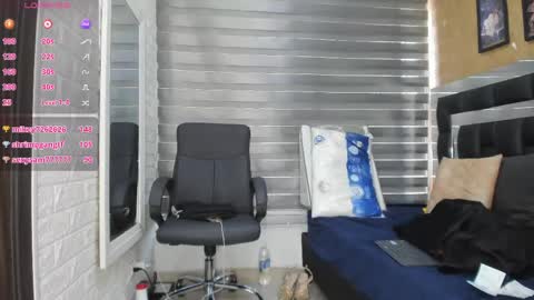 Snapshot of sheyla__ebony chatting on May 15, 2026, 11:39 am sheyla__ebony online show from May 15, 2026, 11:39 am