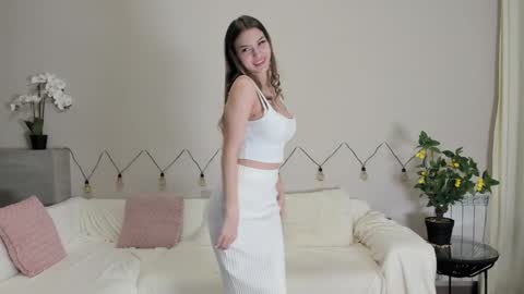 Chanel online show from December 6, 2024, 3:44 pm