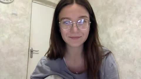 Jesica online show from November 26, 2025, 10:33 pm