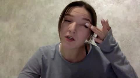 Jesica online show from December 4, 2025, 7:55 pm