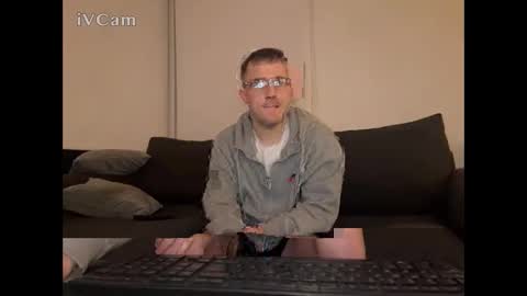 shinjisan0 online show from December 1, 2024, 10:43 pm