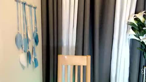 shira_cutttiebigcock online show from April 10, 2026, 11:59 am